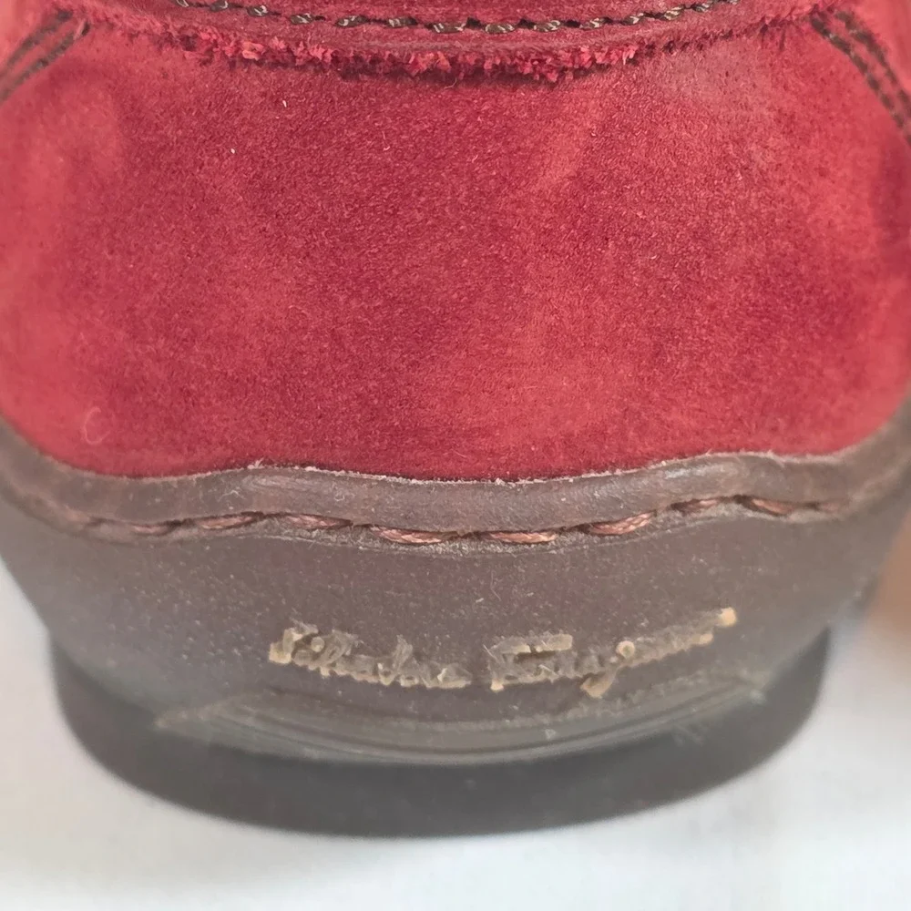 SALVATORE FERRAGAMO Womens 8AA Narrow Burgundy Suede Whipstitch Moccasin Loafers